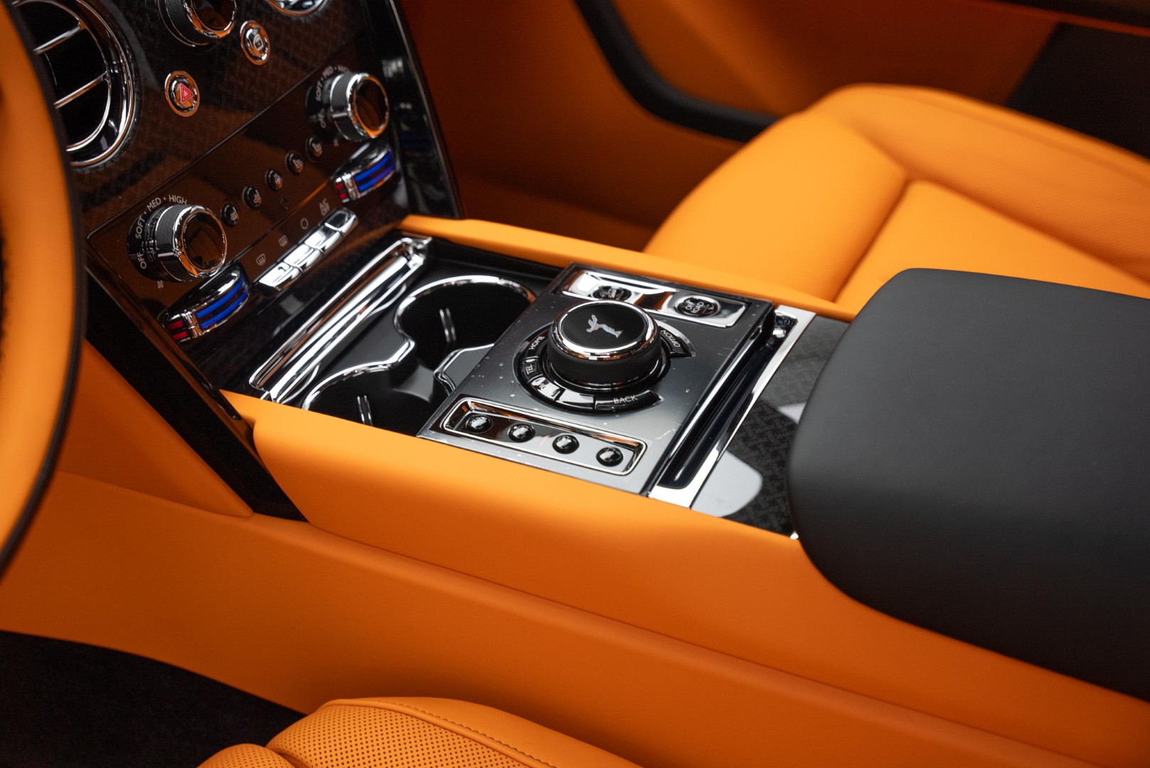 2025 ROLLS ROYCE CULLINAN BLACK BADGE.  BESPOKE SOUND SYSTEM. VIP REAR SEATS. WARRANTY & SERVICE 